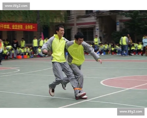 携手并肩挑战默契极限的两人三足赛激发团队精神成长之旅